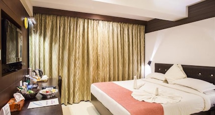 Holiday Vista Luxury Hotel and Spa, Thekkady Room Type - Diamond Jewel AC with Living room and Balcony Holiday Vista Luxury Hotel and Spa, Thekkady Room Type - Diamond Jewel AC with Living room and Balcony