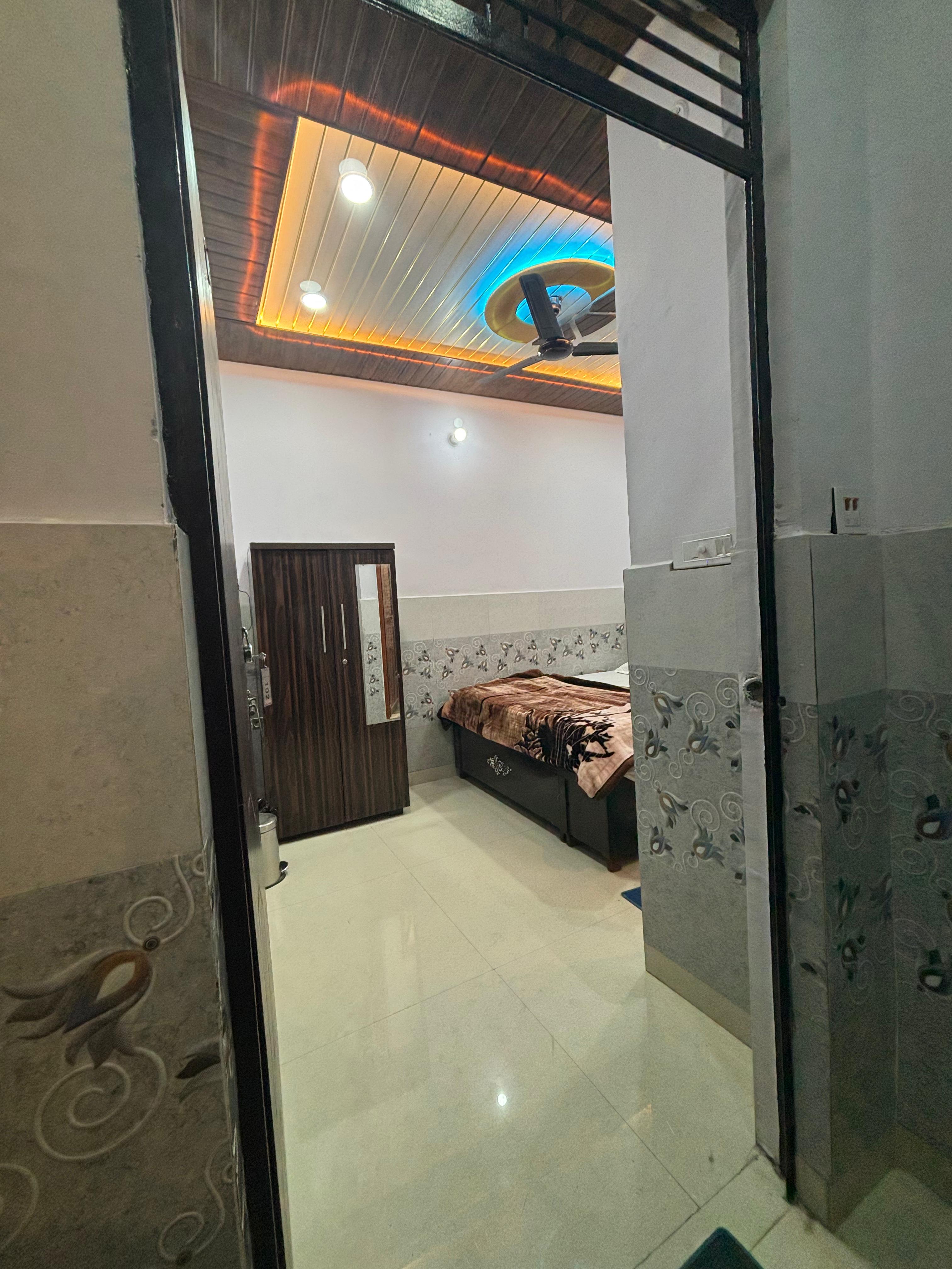 Hotel Rudra Inn - Tap to explore photos