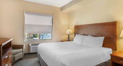 Best Western Plus Service Inn & Suites Room Type - Suite-1 King Bed, Non-Smoking, Whirlpool, Microwave And Refrigerator, Wi-Fi, Full Breakfast Best Western Plus Service Inn & Suites Room Type - Suite-1 King Bed, Non-Smoking, Whirlpool, Microwave And Refrigerator, Wi-Fi, Full Breakfast
