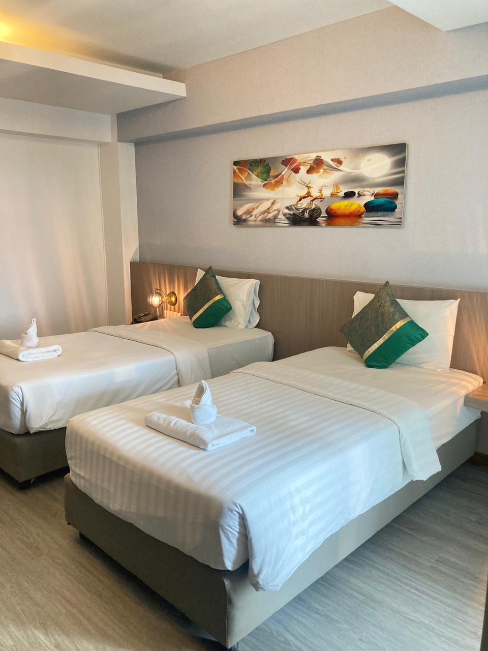 Hotel Kann Pattaya - Tap to explore photos