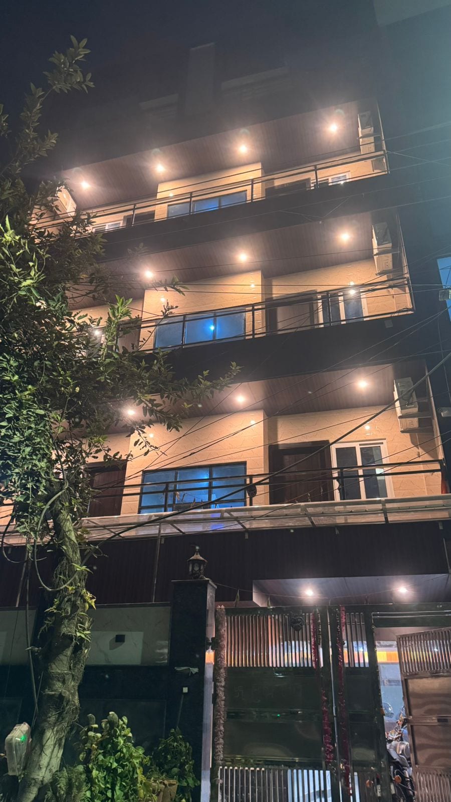 The Ivory Loft - Tap to explore photos