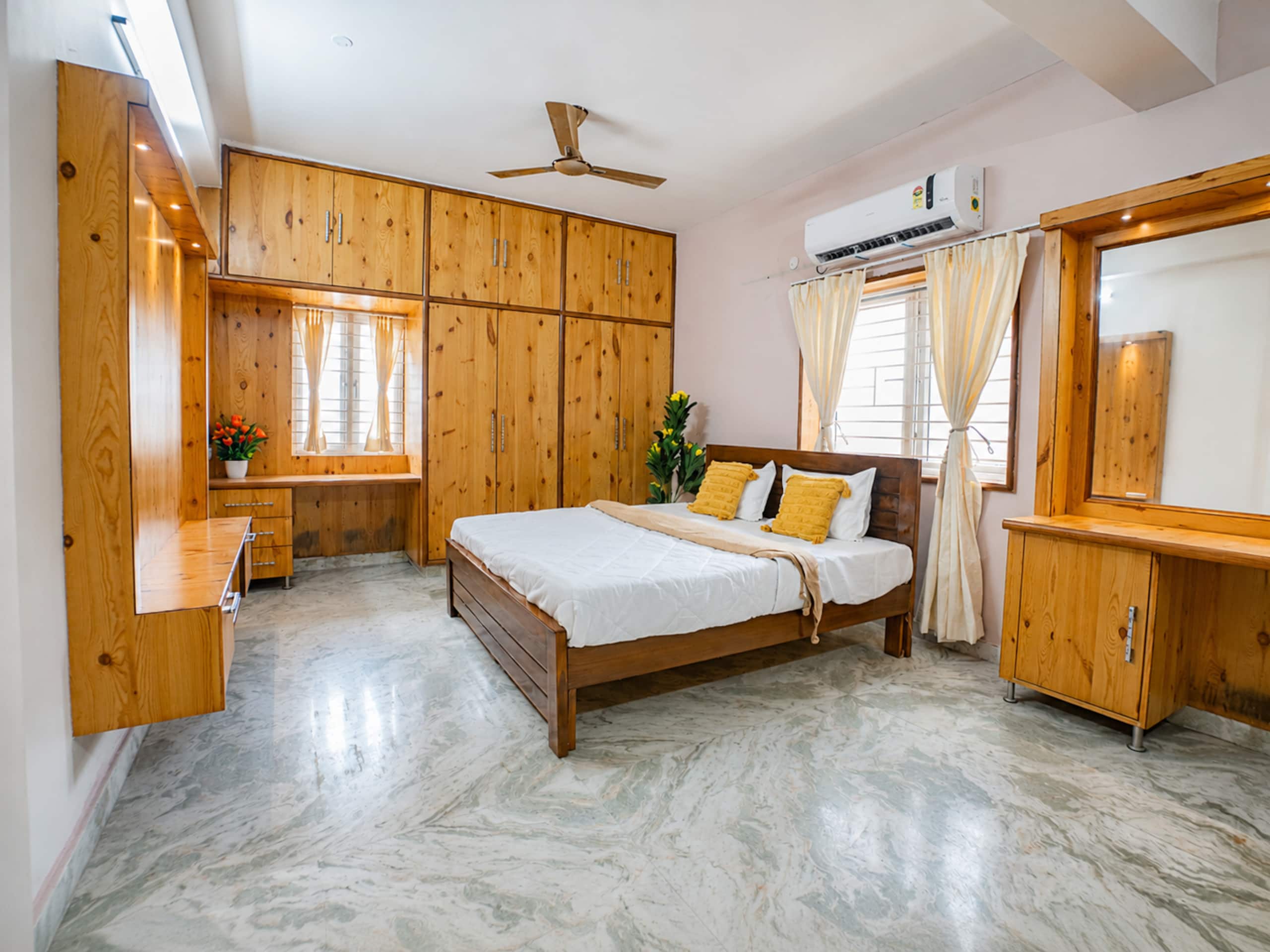 Mocha by RedOlive | 4BHK | Nr HITEC, Gachibowli - Tap to explore photos