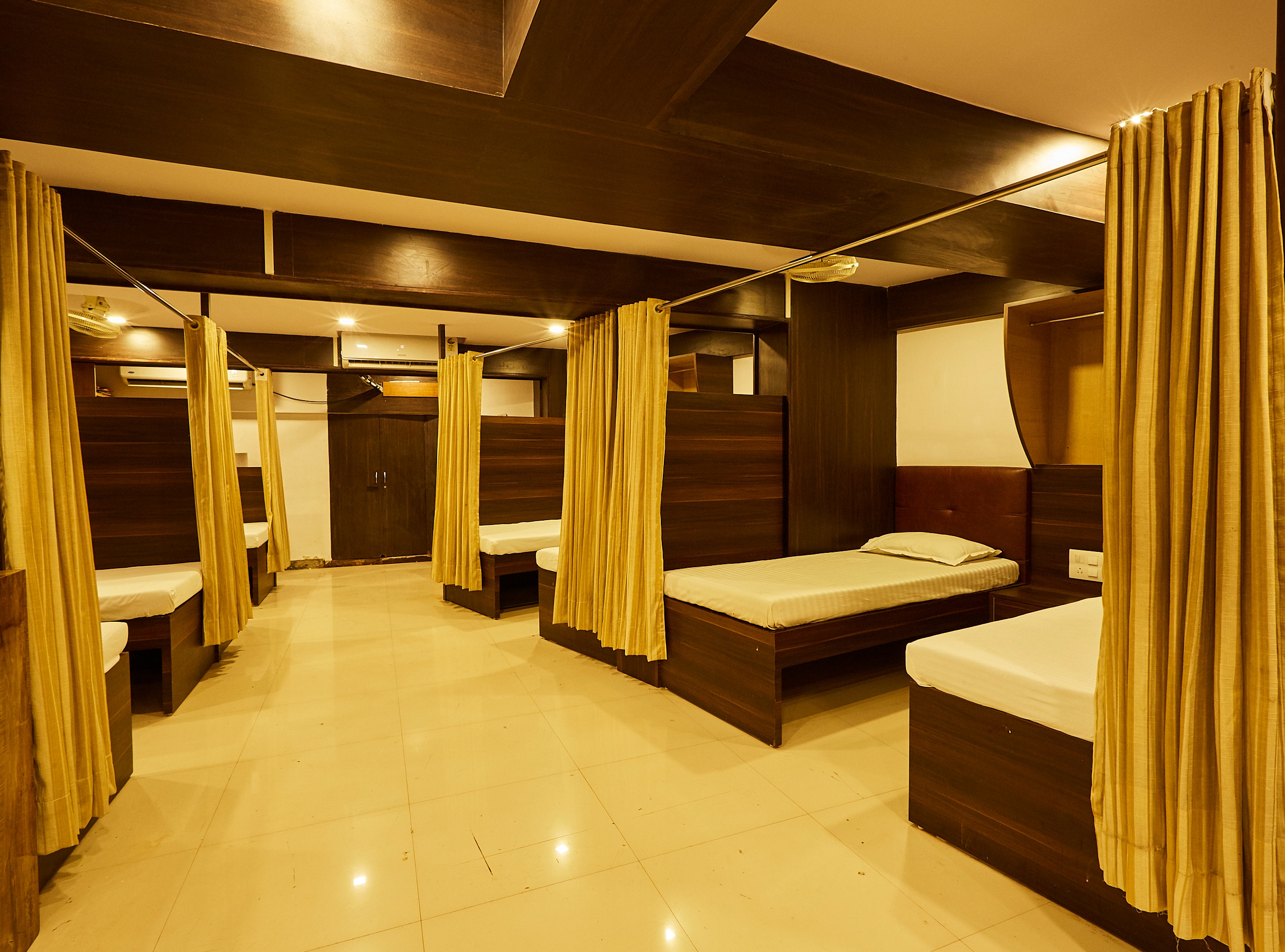 Hotel Alibaba, Mumbai - Tap to explore photos