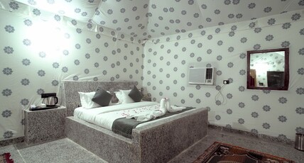 Thar Resort Room Type - Luxury Swiss Tent With open Shower