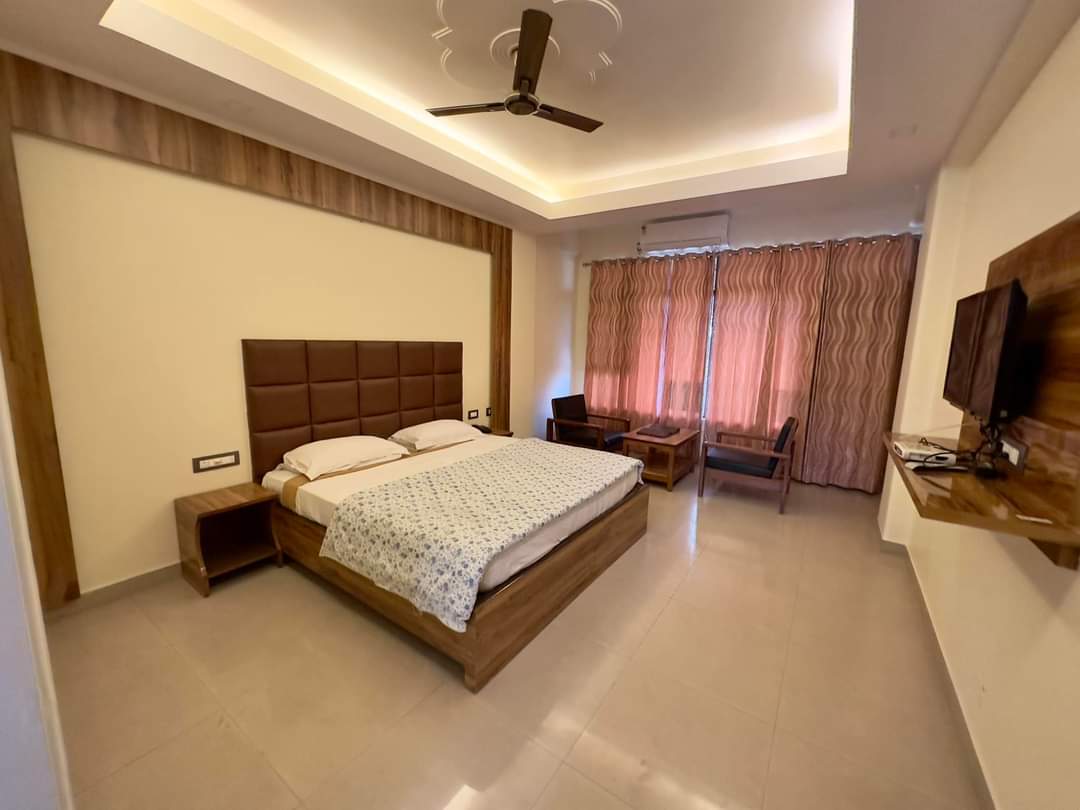 Hotel Valley View - Tap to explore photos