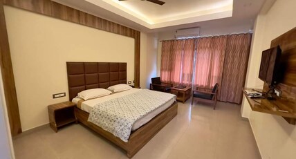 Hotel Valley View Room Type - Super Deluxe AC Room