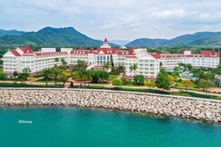 Hong Kong Disneyland Hotel