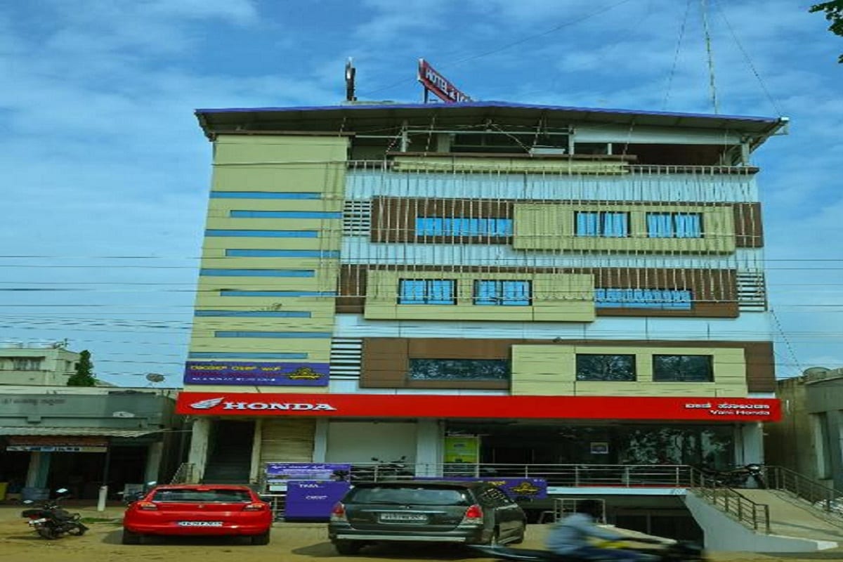 The Royal Rock INN - Tap to explore photos