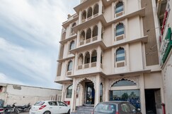 Hotel King Palace - Near Jal Mahal