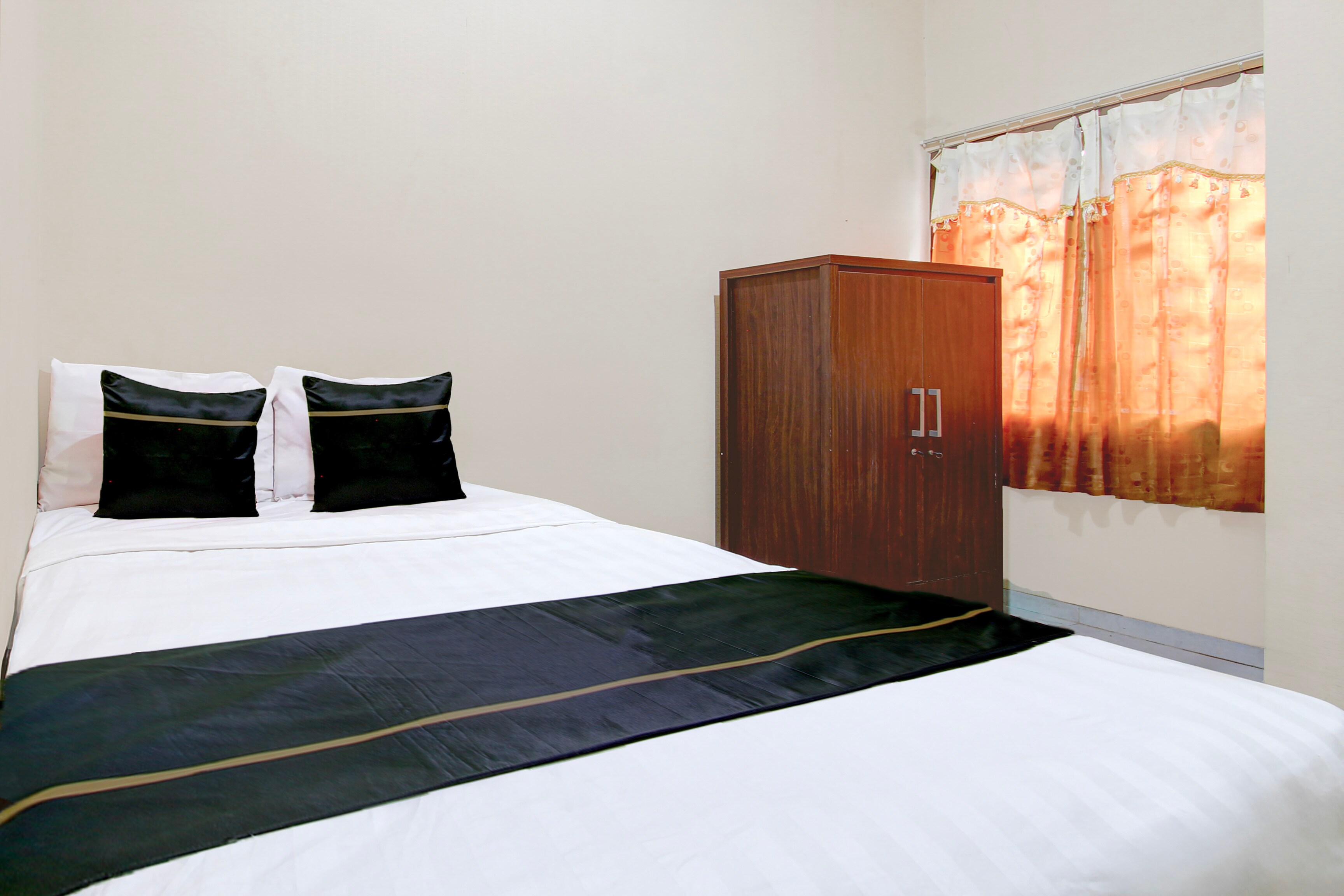 Hotel O Homestay Ka Villa Syariah - Tap to explore photos