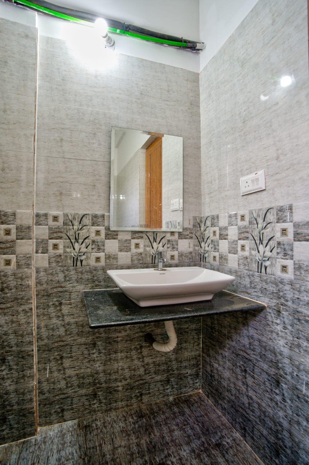 AVSHREE CROWN COMFORT STAY - Tap to explore photos