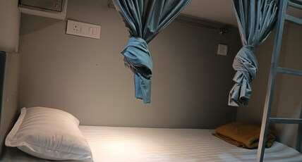 Rest inn hostel marol Room Type - BED IN MALE DORMITORY