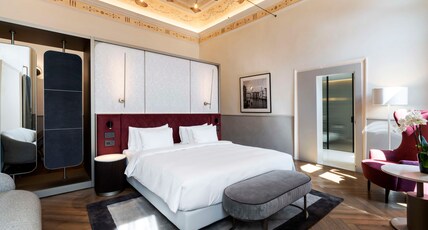 Radisson Collection Hotel, Palazzo Nani Room Type - Renaissance Junior Suite - Canal View NS