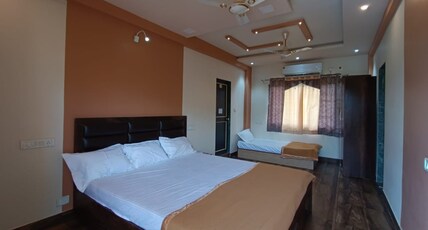 Kalwar's Millennial's Park Room Type - Family AC Room