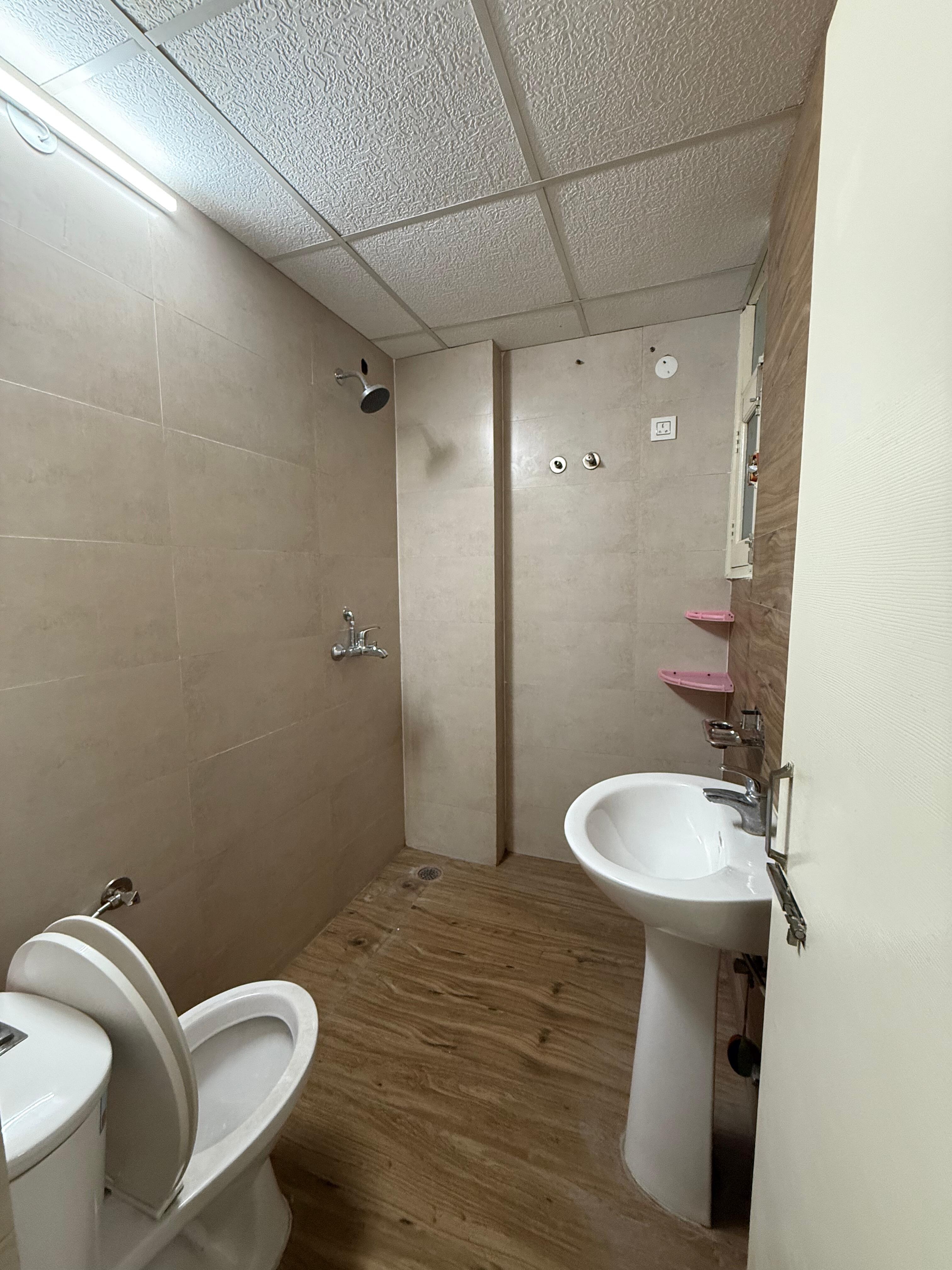 3BHK Flat - Tap to explore photos