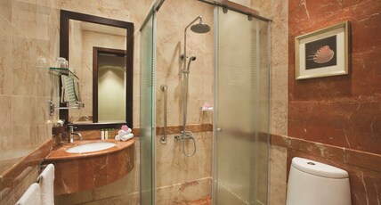 DoubleTree by Hilton Hotel Dhahran Room Type - KING ONE BEDROOM SUITE