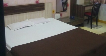 HOTEL GURUKRUPA INN Room Type - standard Ac