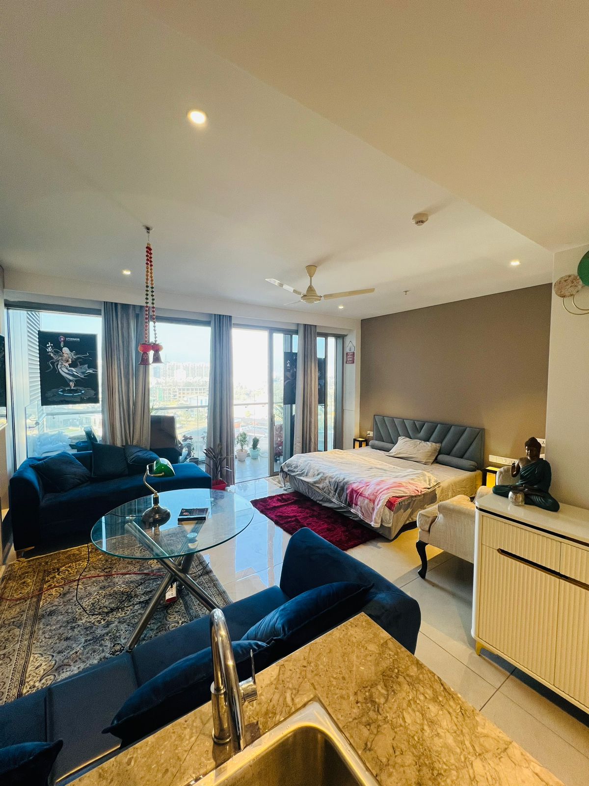 Luxury Studios Key 7 - Tap to explore photos