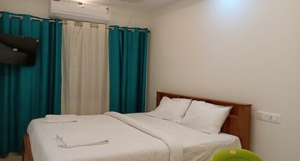 Shri Dham Homestay Private Room with Bathroom Room Type - Bedroom