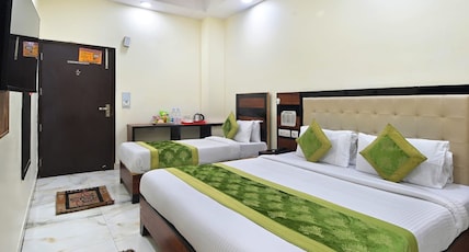 Hotel Emporio @ Paharganj Room Type - Triple Bed Room Hotel Emporio @ Paharganj Room Type - Triple Bed Room