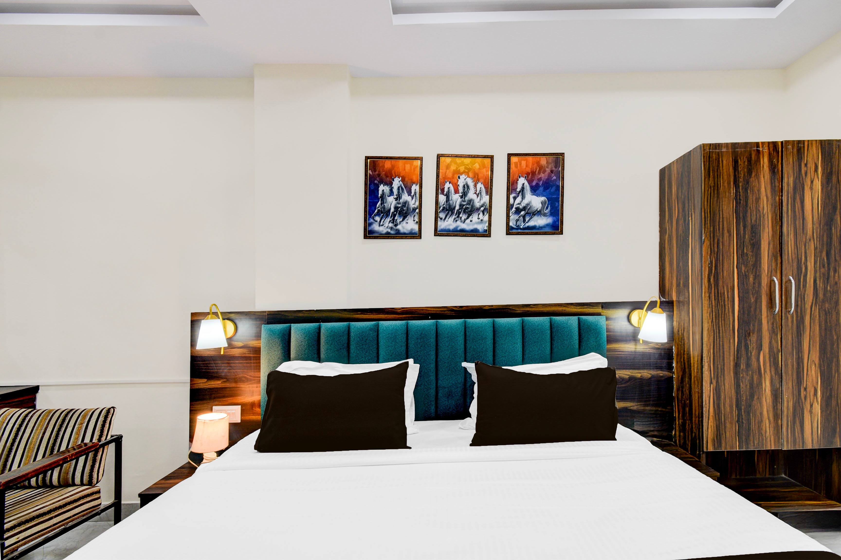Super Hotel O PNR CONTINENTAL MOOSAPET - Tap to explore photos