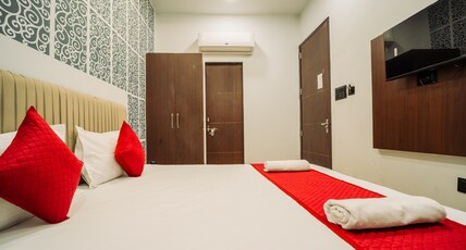 Hotel The Sky Touch -Jaipur Room Type - Basic Room