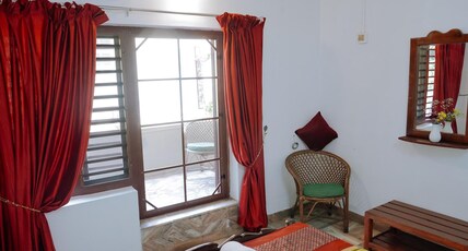 Scarlet's Inn kochi Room Type - Superior family with balcony