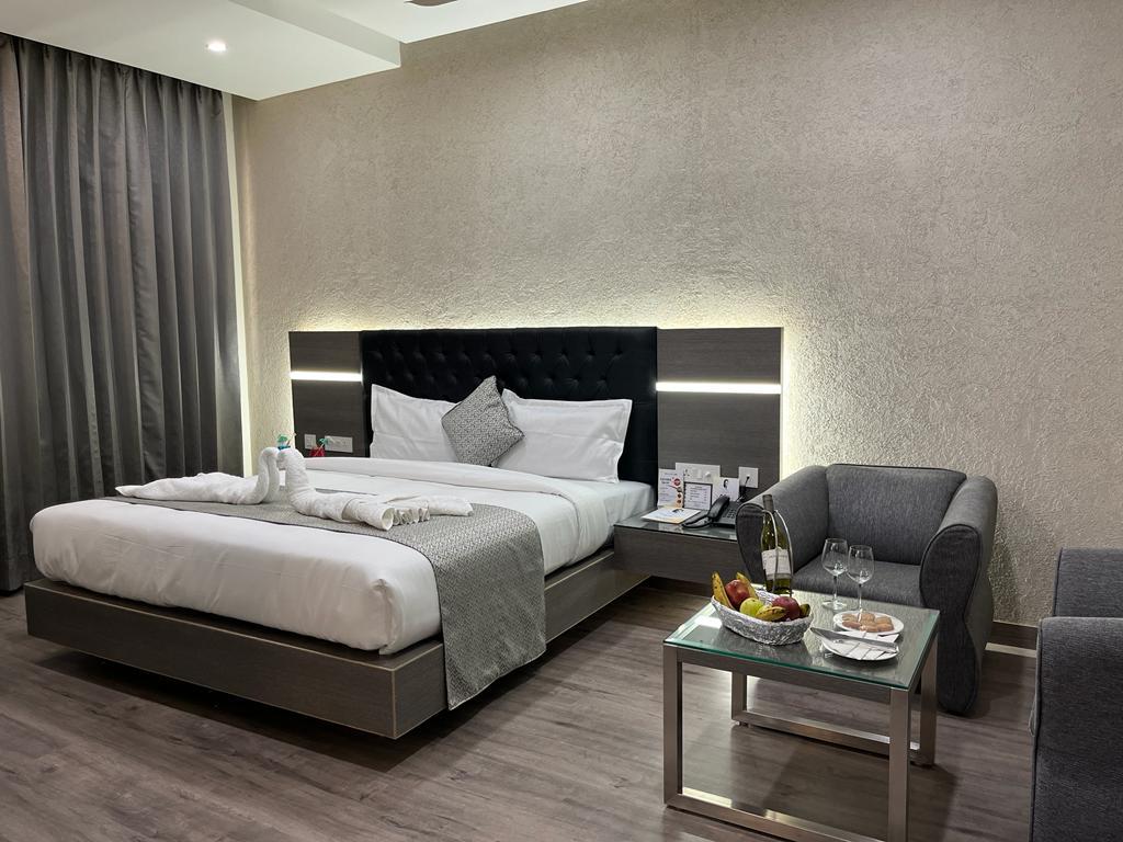 Hotel Residency - Tap to explore photos