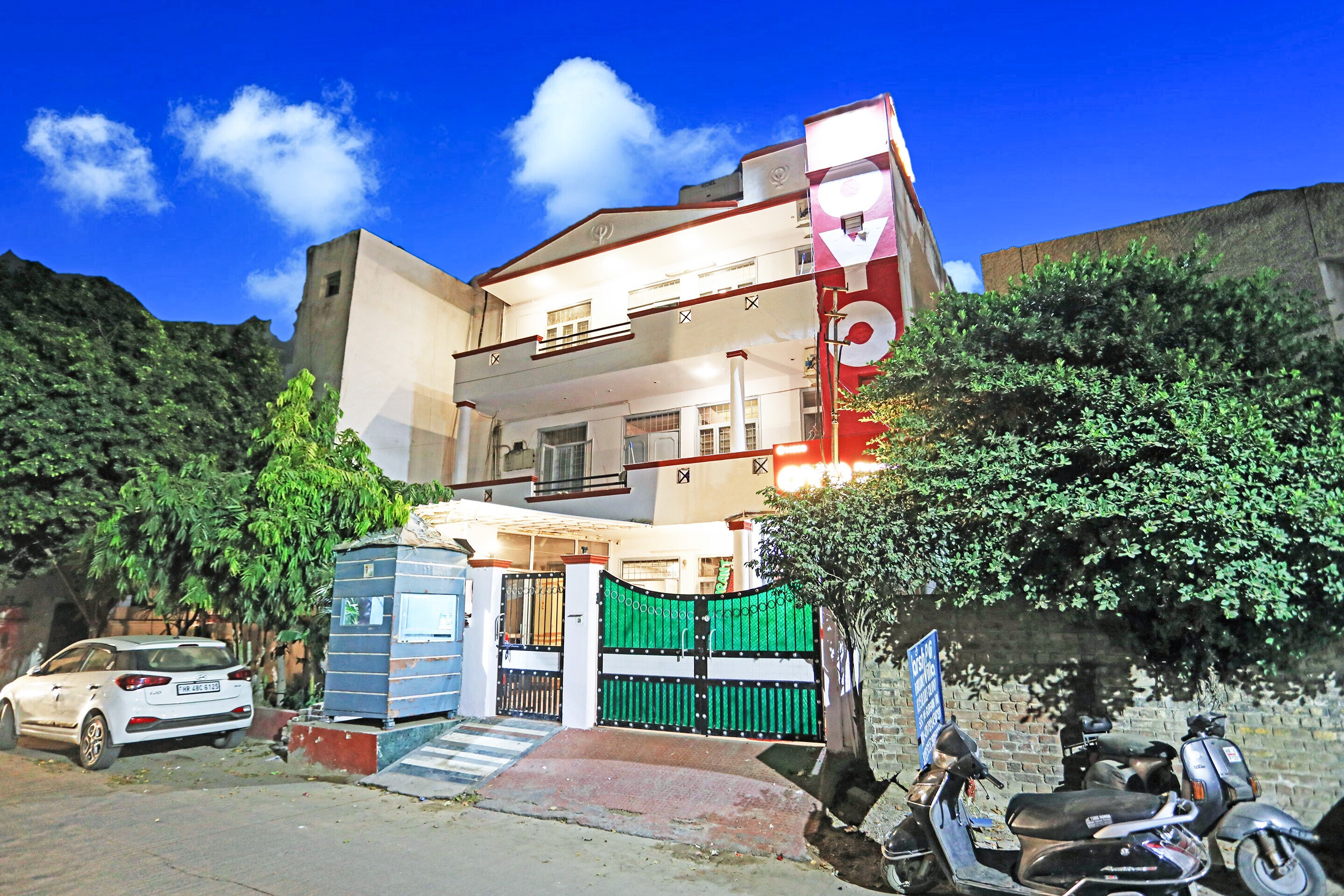 Hotel O Friends Harsh Villa - Tap to explore photos