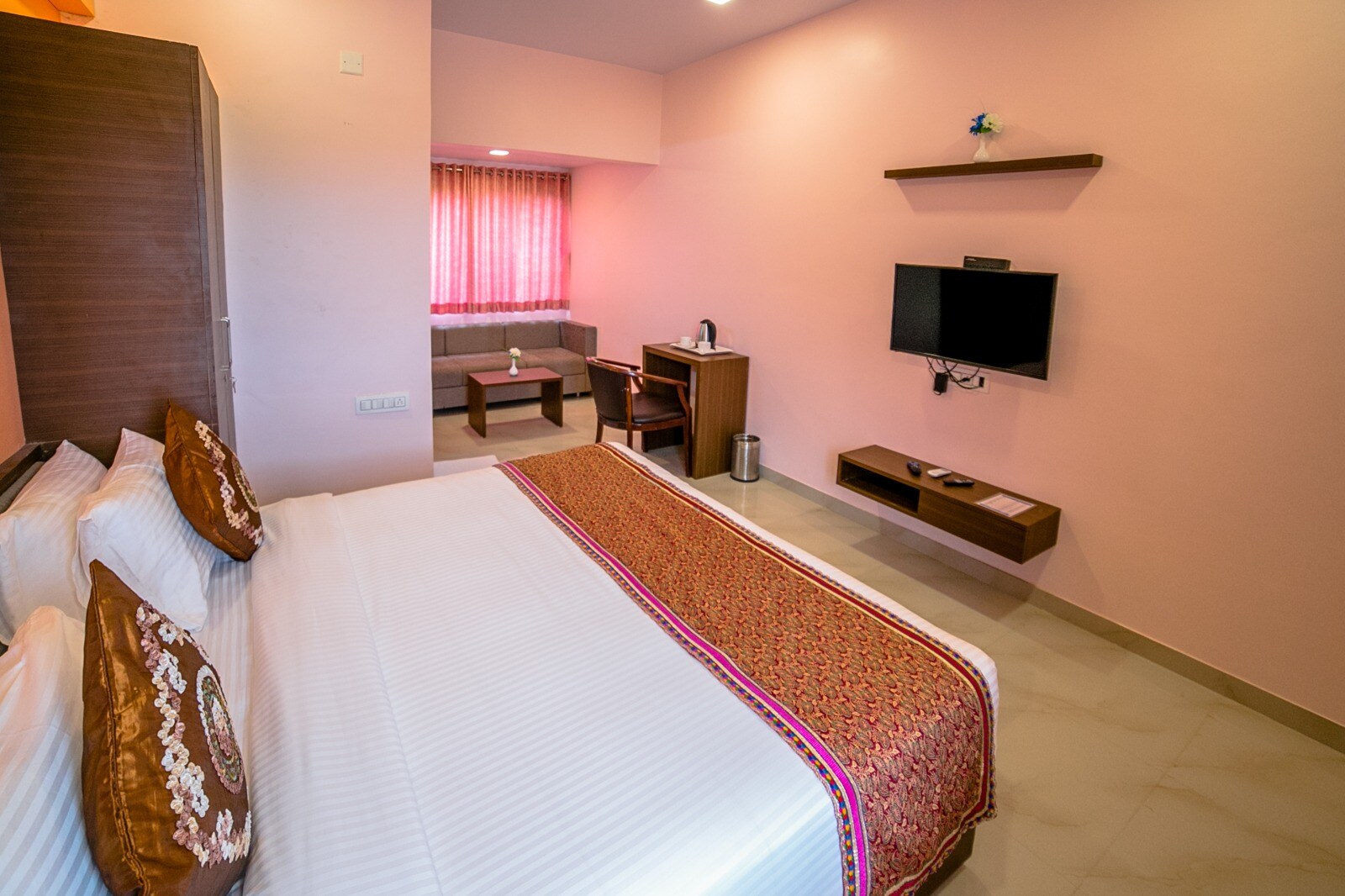 Saanvi Resort - Tap to explore photos