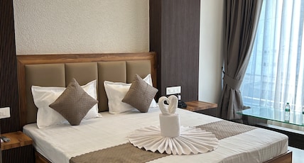 Hotel Aaramyaa Room Type - Luxury King Bed Room with City View