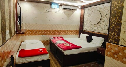 Hanuman Ji Guest house Room Type - Premium Family Room 104