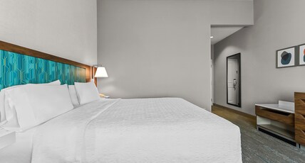 Hampton Inn & Suites El Paso West Room Type - 1 KING BED NONSMOKING