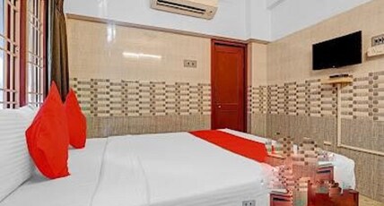 ROYAL GUEST HOUSE Room Type - Double Bed AC Room