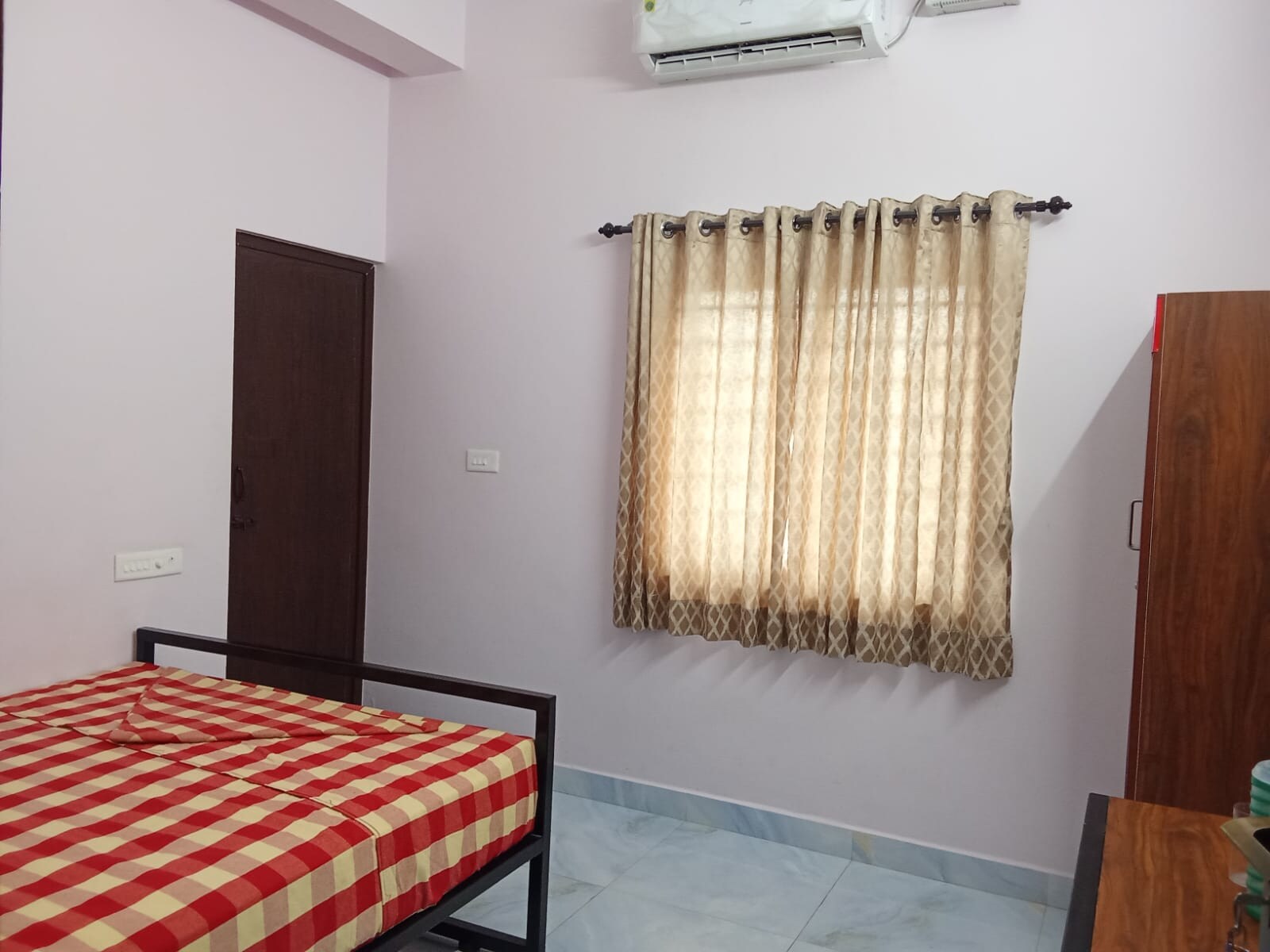 SRI VINAYAGA RESIDENCY - Tap to explore photos