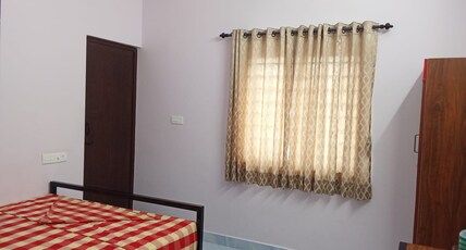SRI VINAYAGA RESIDENCY Room Type - Deluxe Room