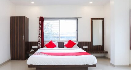 Hotel Namrata Room Type - Deluxe AC Room
