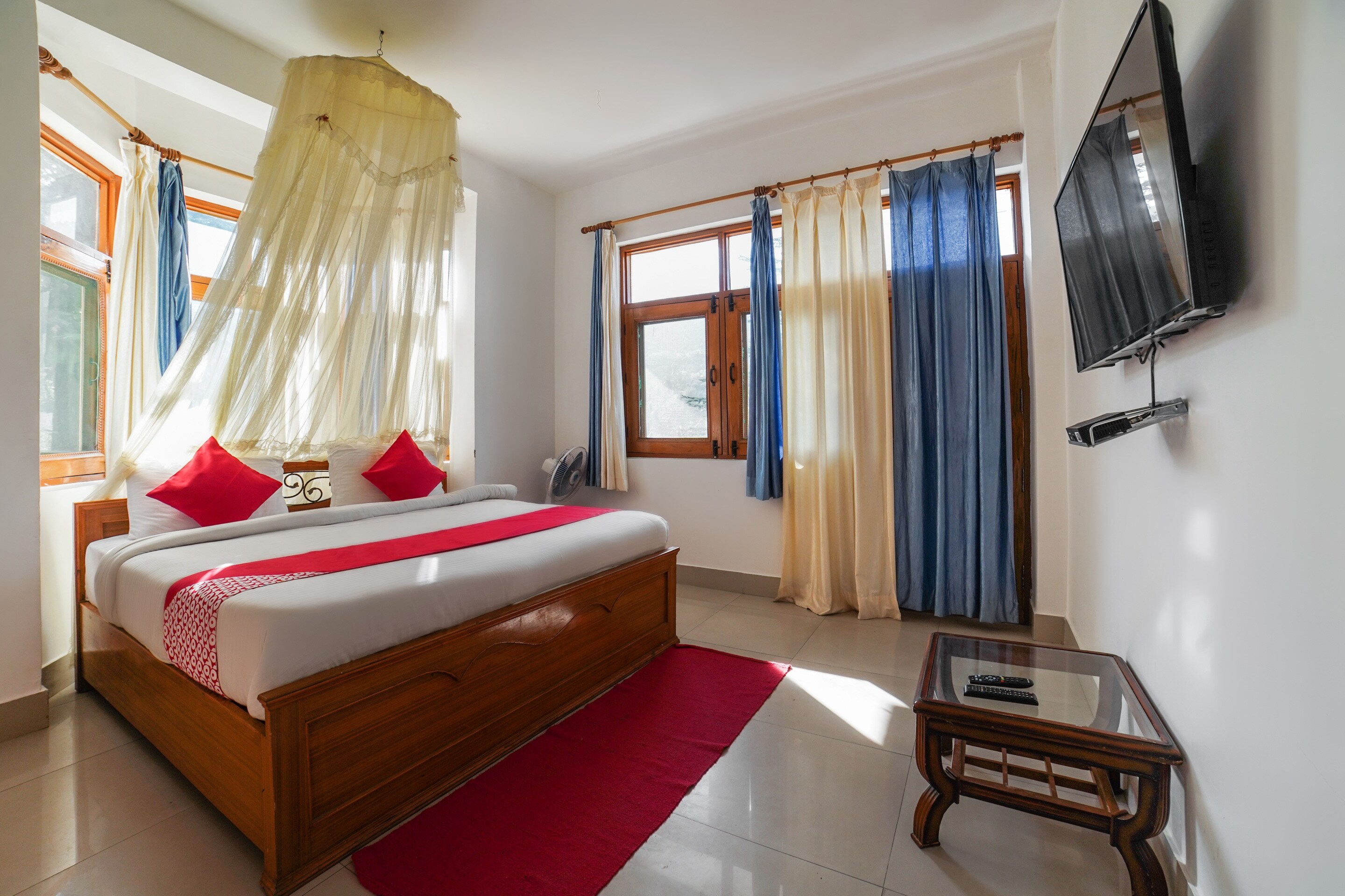 OYO 66008 Maan Cottages - Tap to explore photos