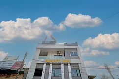 AVANTI INN