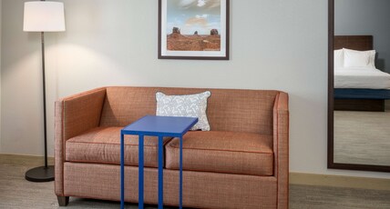 Hampton Inn & Suites by Hilton Phoenix North/Happy Valley Room Type - 2 QNS ACC TUB SOFABED NS