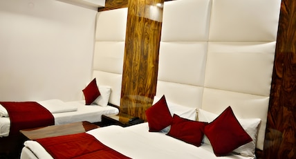 Hotel Sun International- Budget Hotel near New Delhi Railway Station Room Type - Deluxe Triple Bed Room Hotel Sun International- Budget Hotel near New Delhi Railway Station Room Type - Deluxe Triple Bed Room