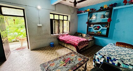 TARA HOMESTAY Room Type - Big Hall with shared bathroom(for family’s)