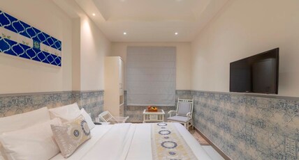 Jaipur Bungalow Room Type - Blue Pottery 1