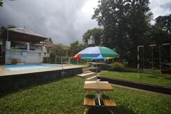 Teak Grove Country House