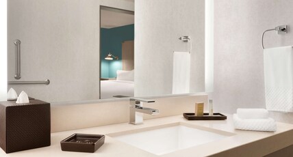 EMBASSY SUITES BY HILTON BOULDER Room Type - 2QN 2 ROOM STE ACC W  TUB
