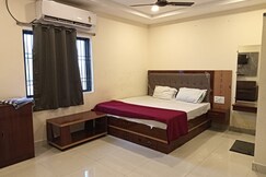 SRI SAI GRAND AC LODGE
