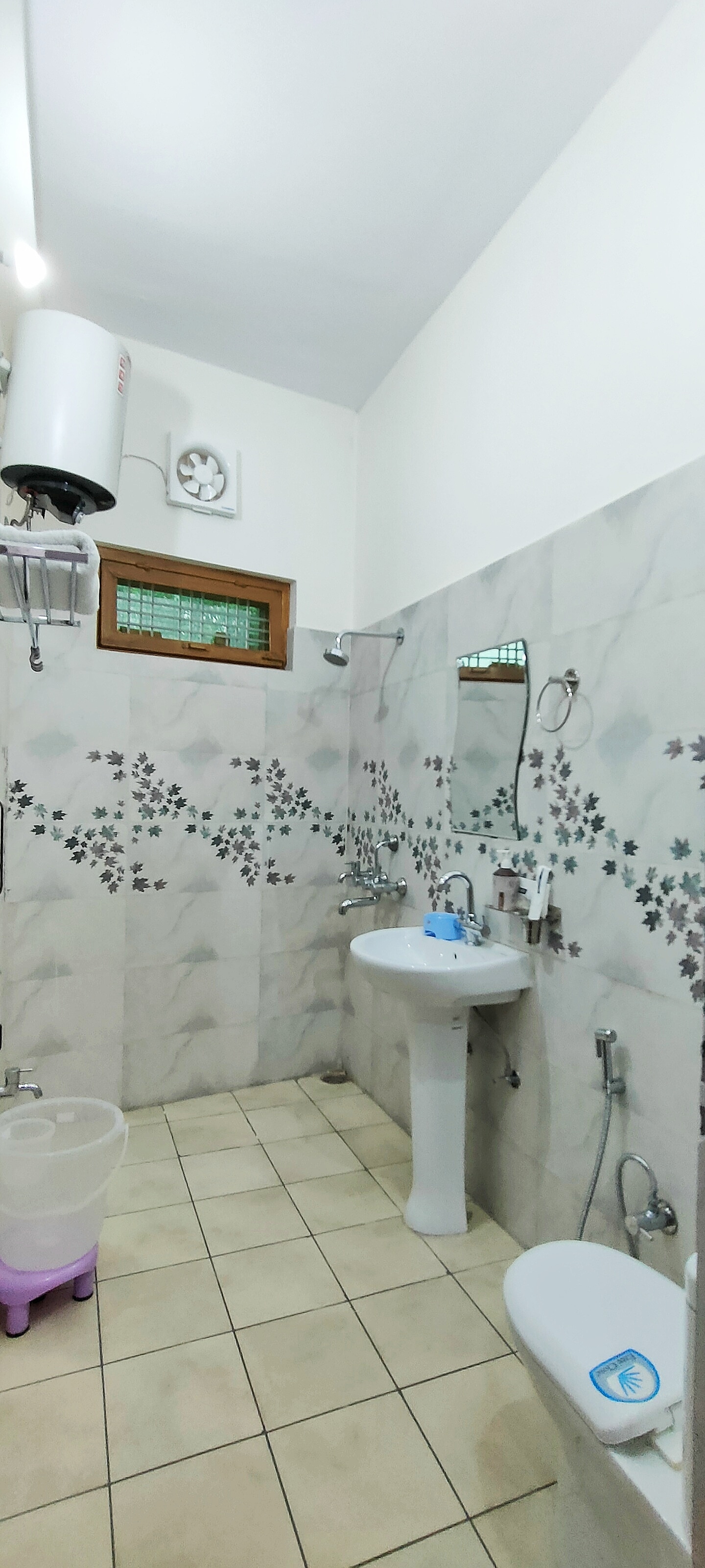 CoutrySide HomeStay - Tap to explore photos