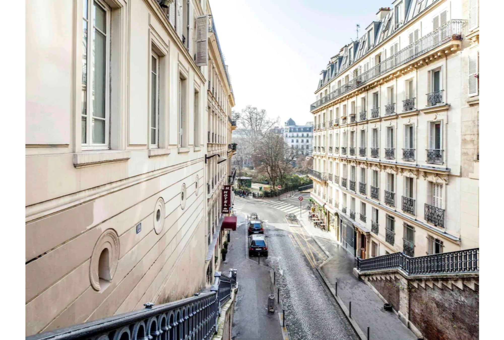ibis Styles Paris Cadet Lafayette - Tap to explore photos