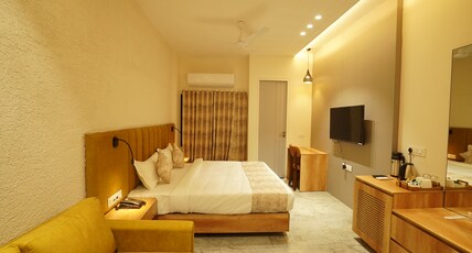 Hotel Varay Eco Room Type - Deluxe Room