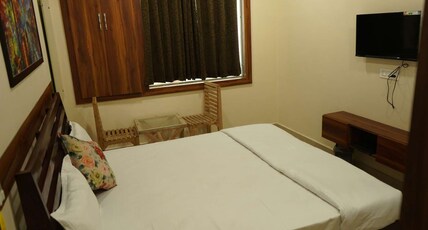 HOTEL MAHARAJAS Room Type - Deluxe Rooms